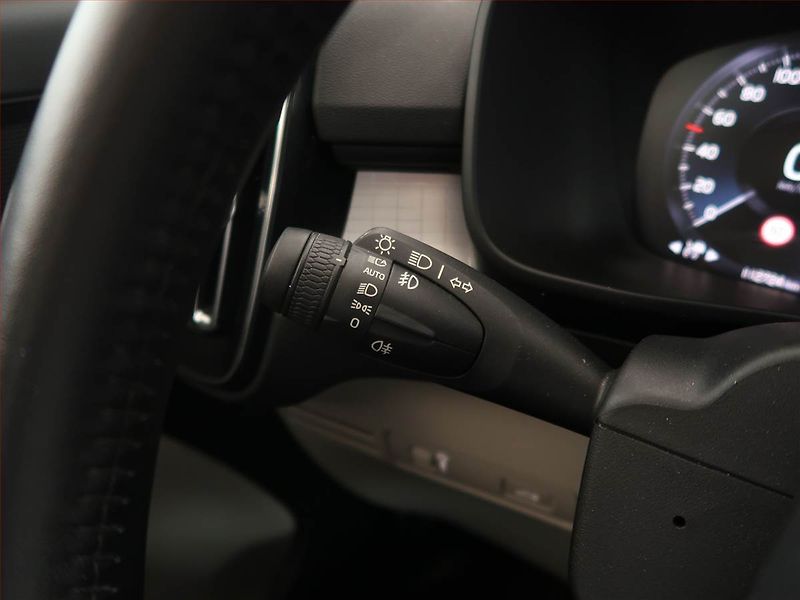 Volvo XC40 (2018) D4 AWD - fotka 17 z 24