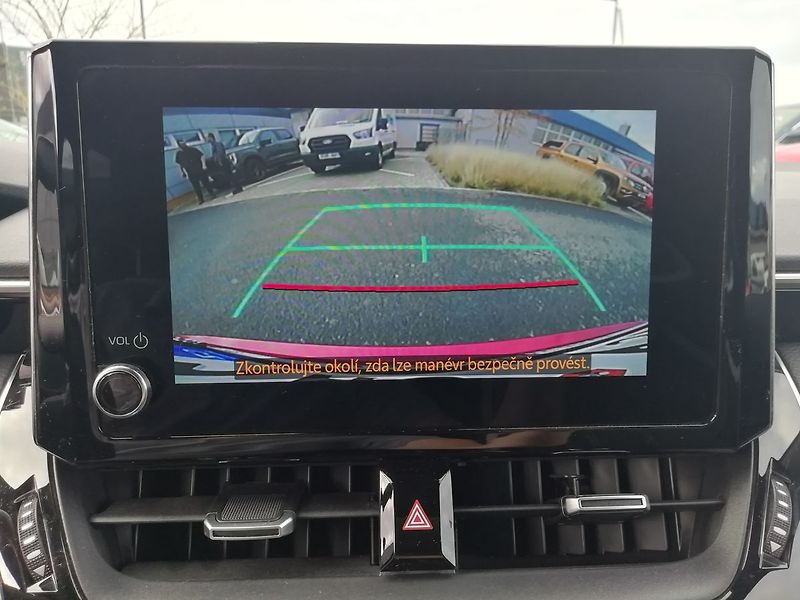 Toyota Corolla GR-Sport TS 2,0 HEV e-CVT - fotka 13 z 21