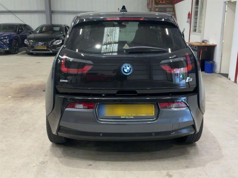 BMW i3 94 Ah (BEV) - fotka 6 z 8