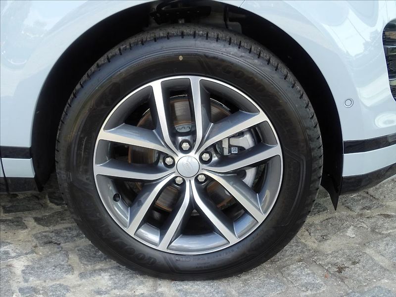 Land Rover Range Rover Evoque (2026) 2,0 D165 DYNAMIC SE AWD - fotka 22 z 25