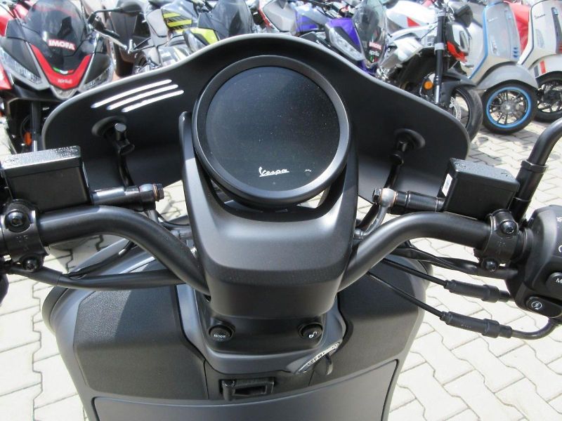 Vespa (2026) GTV 310 e5+ - fotka 8 z 9