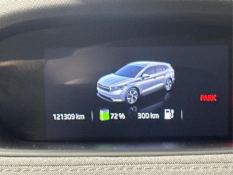 Škoda Enyaq 150kw, iV80 19ALU TZ SOH 96% - fotka 10 z 12