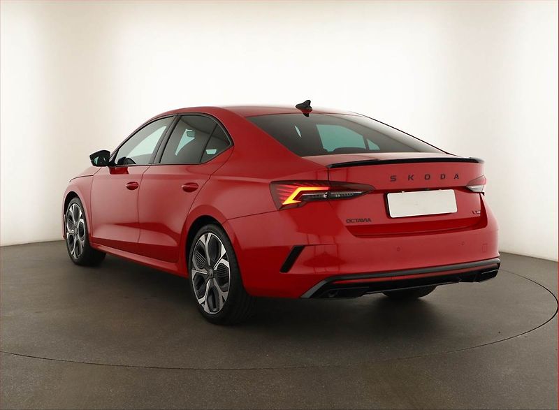 Škoda Octavia (2025) RS 2.0 TSI, RS, Matrix FullLed - fotka 4 z 26