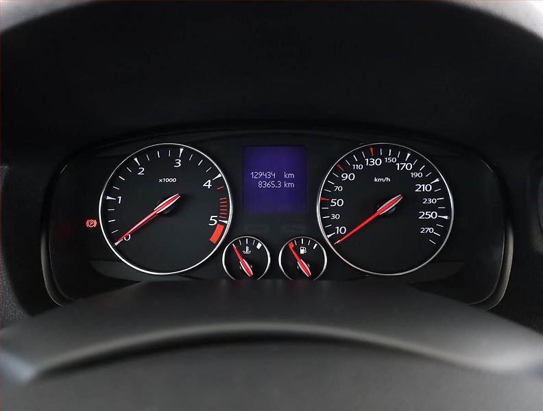 Renault Laguna (2012) 2.0 dCi, Navi, Xenony - fotka 9 z 15