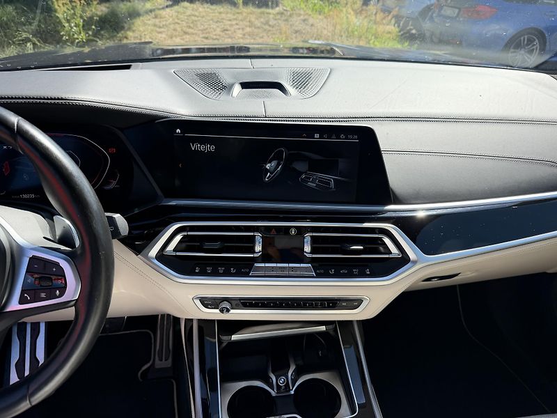 BMW X7 M50d INDIVIDUAL 7 MIST  - fotka 23 z 29