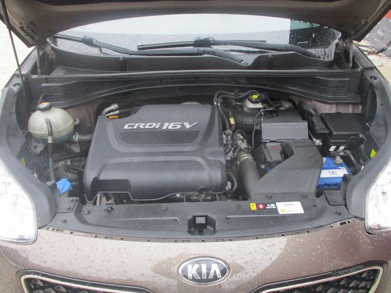 Kia Sportage 2.0 CRDi 4x4 ČR - fotka 26 z 32