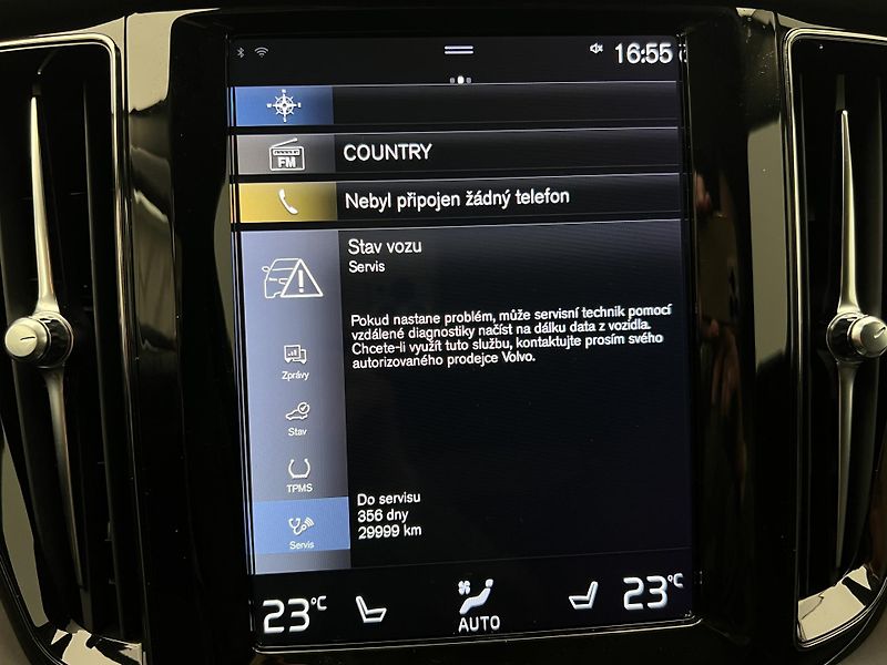 Volvo XC60 B4 AWD MOMENTUM AUT - fotka 31 z 43