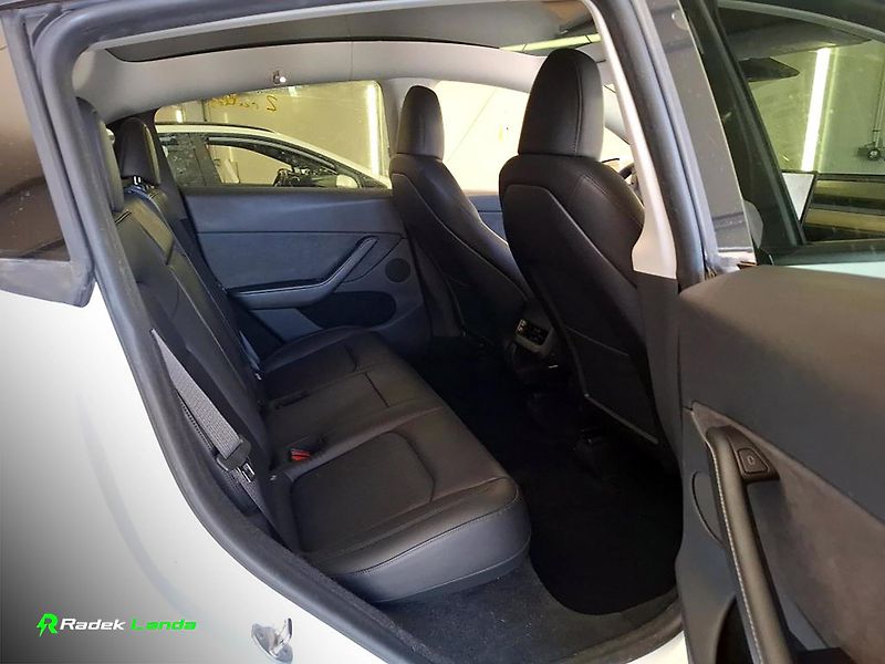 Tesla Model Y (2023) Standard Range Berlín - fotka 4 z 6