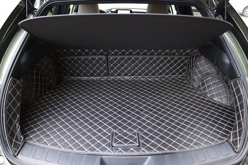 Lexus UX 250h F-SPORT DESIGN 2.0 135kW - fotka 43 z 50