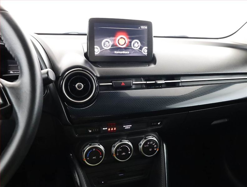 Mazda 2 (2017) 1.5 16V, Navi, Tempomat - fotka 10 z 17