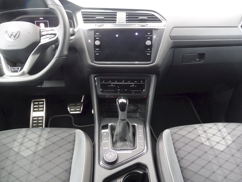 Volkswagen Tiguan Allspace (2022) R-Line 2,0 TSI 140kW DSG 4MOTI - fotka 11 z 27