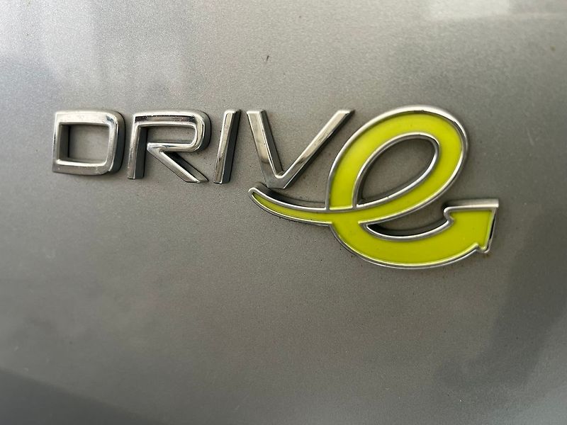 Volvo XC60 D3 MOMENTUM manuál - fotka 27 z 41
