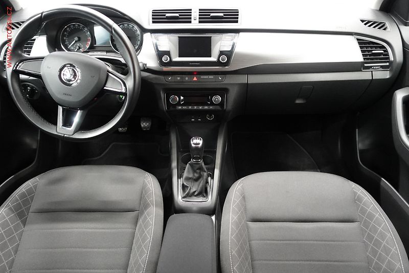 Škoda Fabia (2017) 1.4 TDi, 2.maj,ČR, Style - fotka 8 z 23
