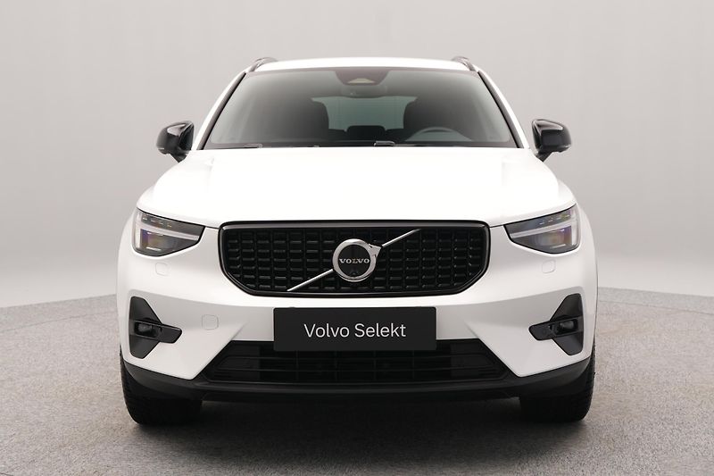 Volvo XC40 B3 DARK PLUS CZ REZERVACE - fotka 16 z 48
