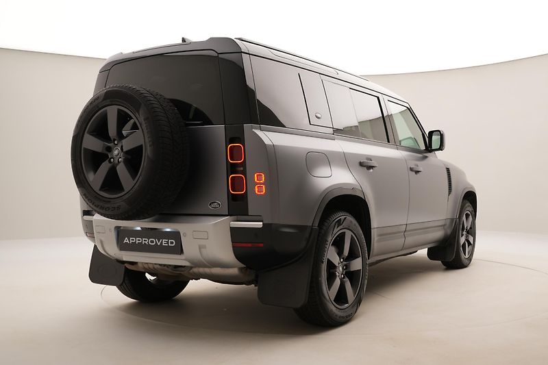 Land Rover Defender 110 D250 HSE AWD AUT CZ - fotka 12 z 51