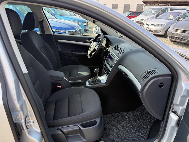 Škoda Octavia 1.4 TSI FAMILY - fotka 10 z 13