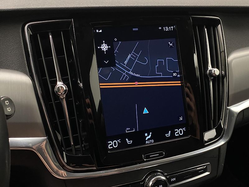 Volvo V90 D4 AWD MOMENTUM AUT  - fotka 8 z 48