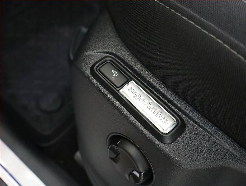 Volkswagen Tiguan (2020) Elegance 2.0 TSI - fotka 28 z 29