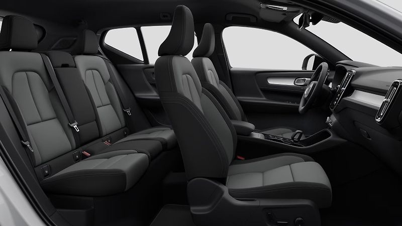 Volvo XC40 (2026) B4 AUT DARK PLUS - fotka 4 z 12