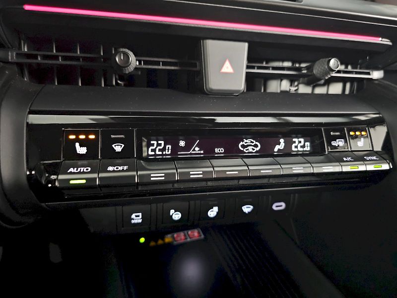 Toyota C-HR (2025) 2.0HEV 4x4 GR-Sport Premiere E - fotka 20 z 30