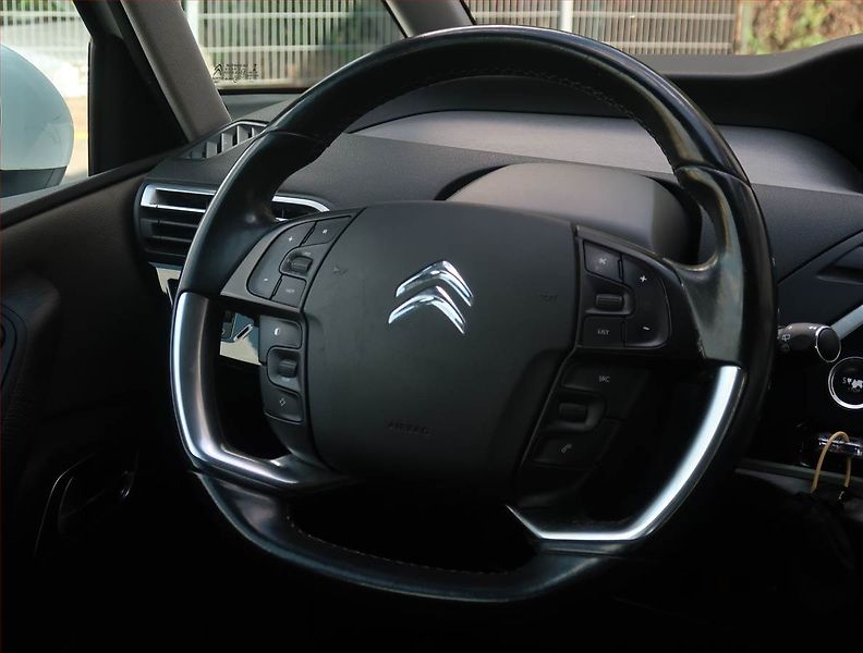 Citroën C4 Picasso (2014) 1.6 HDi, Serv.kniha, Navi - fotka 16 z 16