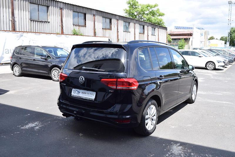 Volkswagen Touran (2016) 1.4TSI 110kw TAŽNÉ 7MÍST WEBAS - fotka 7 z 43