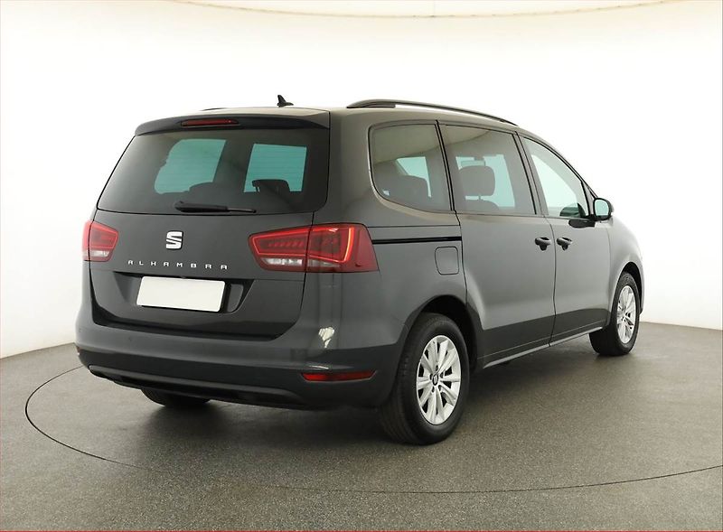 Seat Alhambra (2017) 2.0 TSI, Automat, 7 míst - fotka 5 z 21