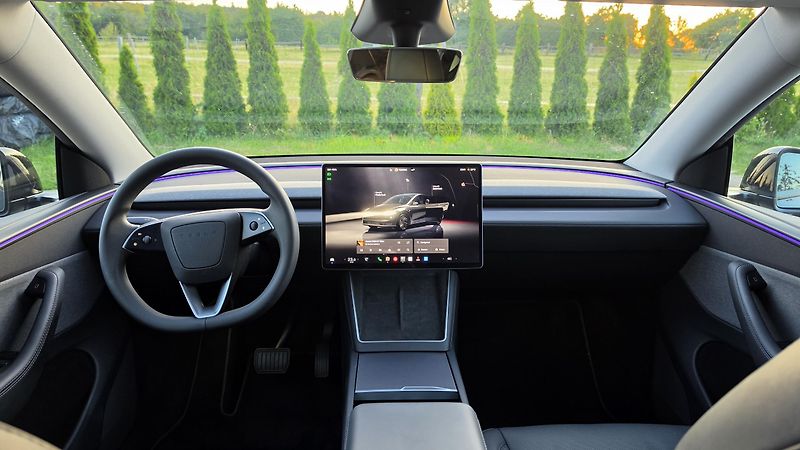 Tesla Model Y (2025) LongRange, ČR, Tažné - fotka 5 z 17