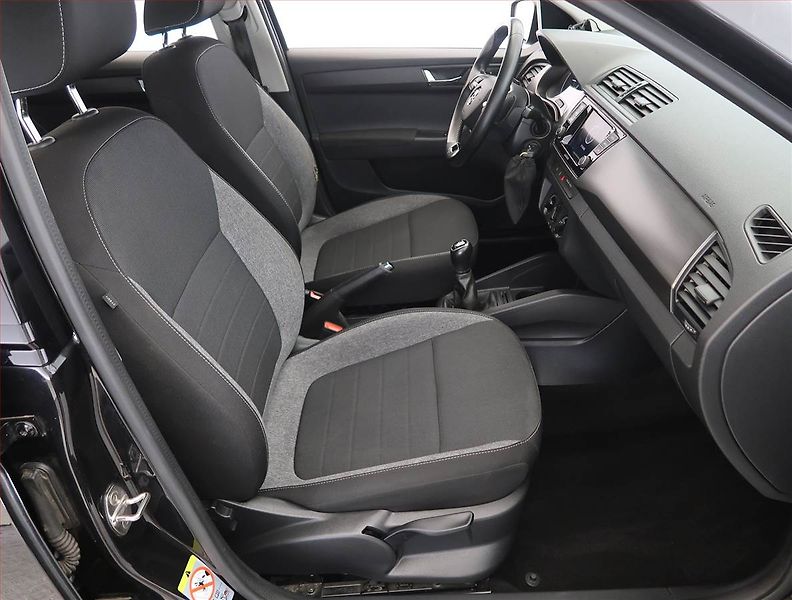 Škoda Fabia (2021) Ambition 1.0 TSI, Tempomat - fotka 9 z 22