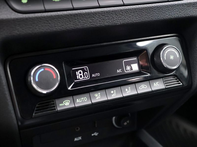 Škoda Fabia 1.0 TSI 70kW Style CZ - fotka 27 z 38