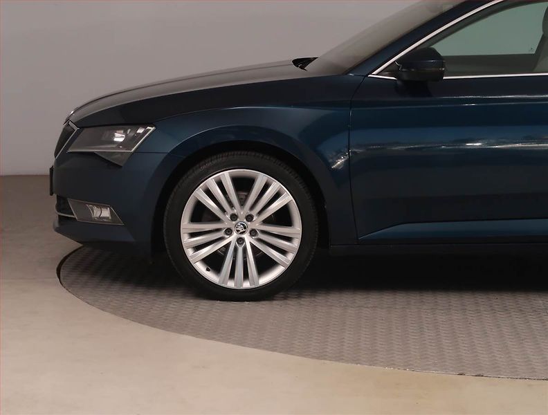 Škoda Superb (2016) Elegance 2.0 TSI, Automat - fotka 15 z 22