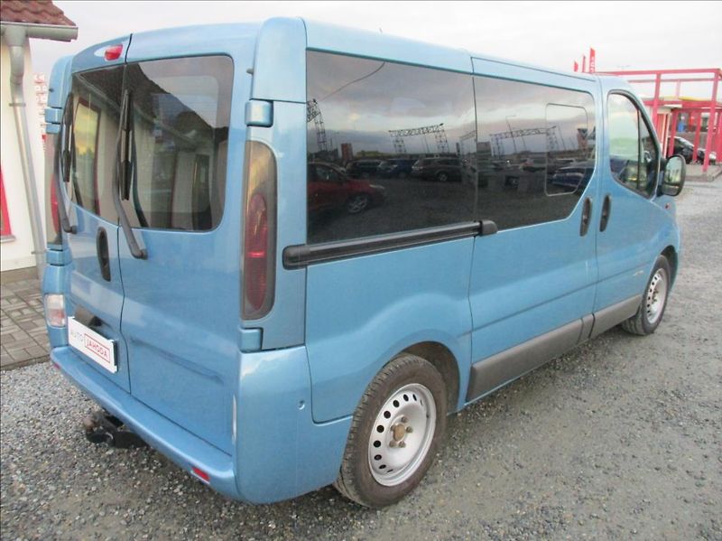 Renault Trafic 2,5 DCi, 8 míst, klima, tažné, - fotka 5 z 29