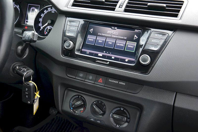 Škoda Fabia (2020) 1.0 TSI 70 kW Ambition PLUS - fotka 17 z 21