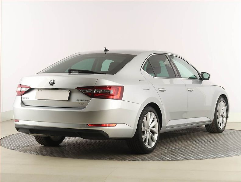 Škoda Superb (2016) 2.0 TDI 4x4, 4X4, Automat - fotka 5 z 31