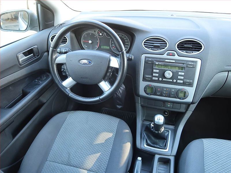 Ford Focus (2005) 1.6 TDCi, nová STK, Klima - fotka 7 z 15