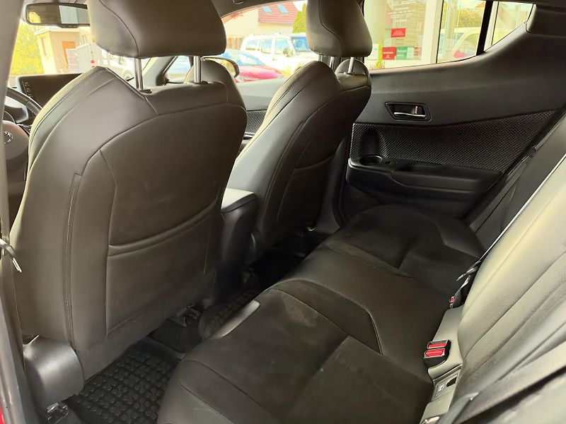 Toyota C-HR 2,0 Hybrid Selection  - fotka 8 z 10