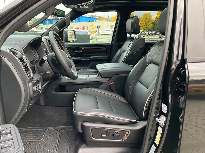 Dodge RAM (2025) 3.0 I6 548k LIMITED NIGHT RAMB - fotka 17 z 63