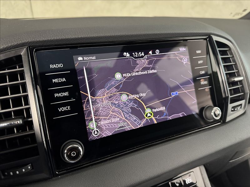 Škoda Karoq 2,0 TDi  DSG Sportline Virtual - fotka 40 z 49