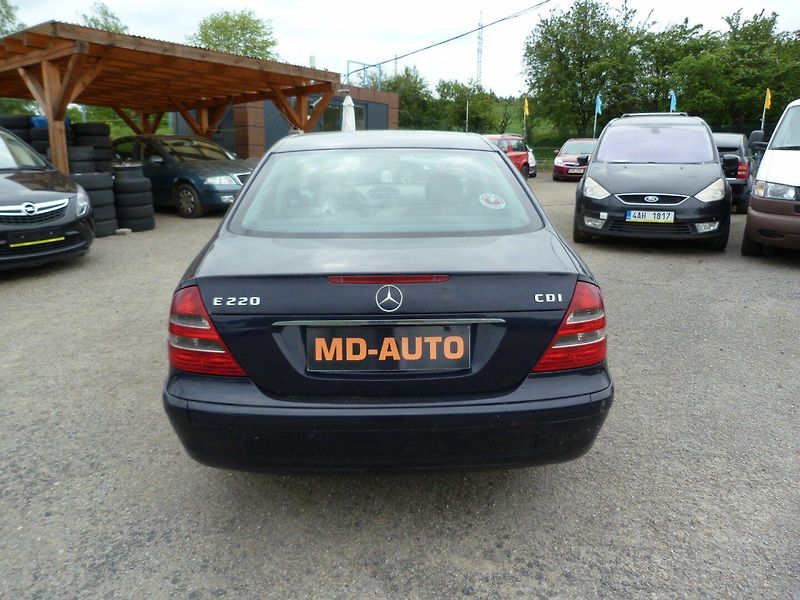 Mercedes-Benz Třídy E CDI - fotka 6 z 15