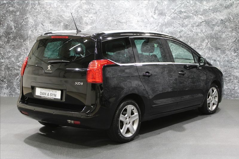 Peugeot 5008 2,0 HDI 120kW 7 míst - fotka 3 z 32
