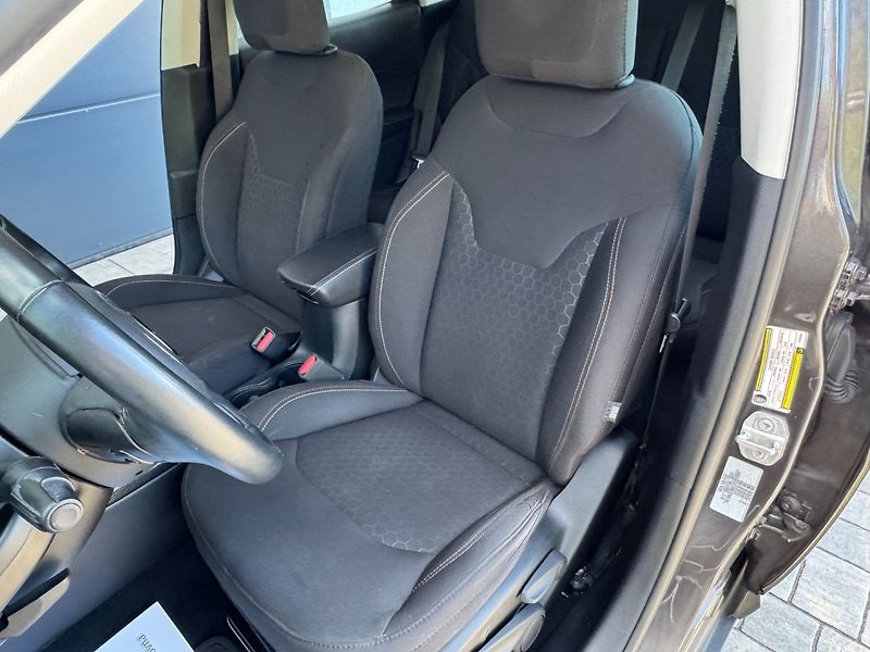 Jeep Compass (2018) 1.4 Multiair Longitude - fotka 18 z 33