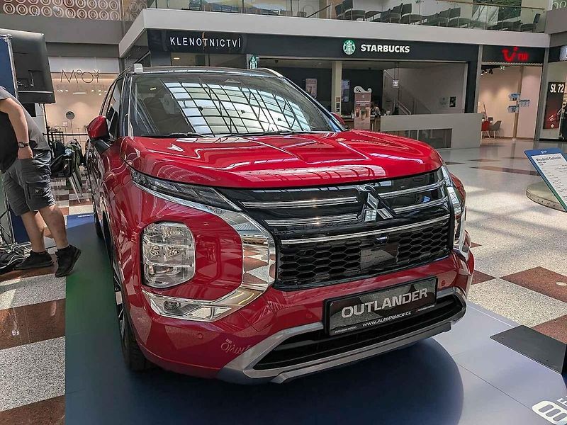 Lidé poprvé v Česku uvidí nové modely vozů Alpine A390 a Mitsubishi Eclipse Cross v brněnské Olympii. Výstava potrvá do konce května a její součástí budou i testovací jízdy.