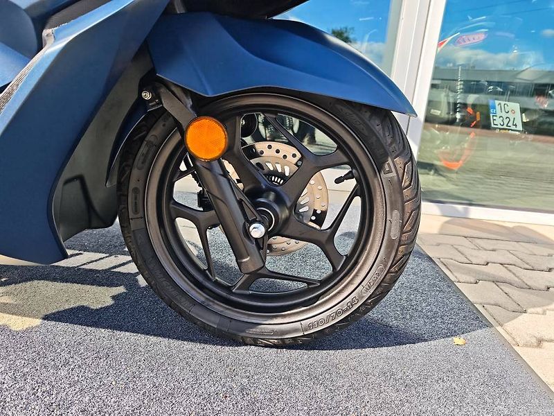 Honda PCX 125 (2023) najeto 1.865 Km - fotka 10 z 17