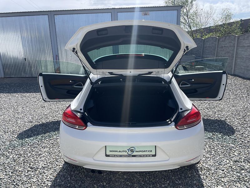Volkswagen Scirocco 1.4TSi 125PS SPORT EDITION TOP - fotka 151 z 178