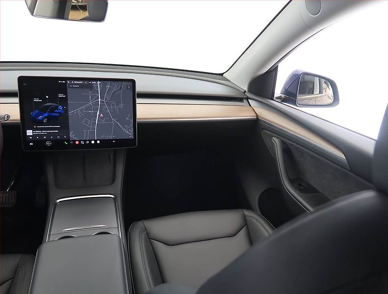 Tesla Model Y (2024) Standard LFP 64kWh, digi klima - fotka 8 z 33