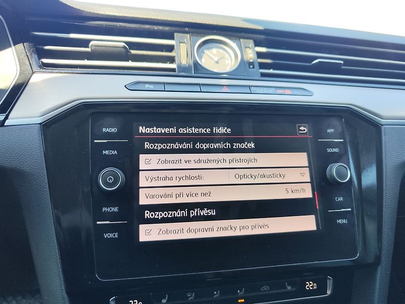 Volkswagen Passat 2.0 TDi/110kW Highline DSG ČR - fotka 25 z 37