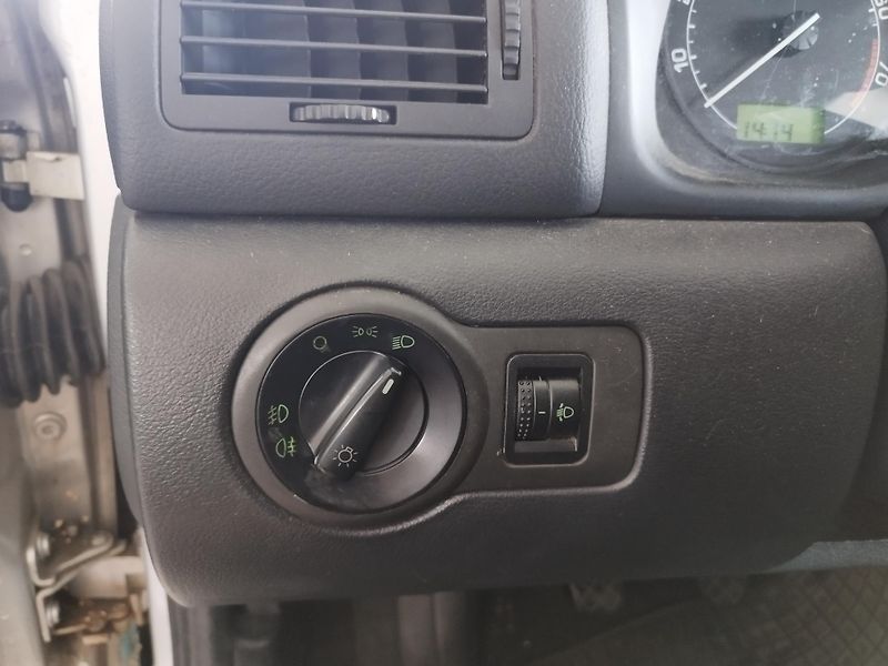 Škoda Octavia (2003) 1,6MPi 75KW KLIMATRONIK, TAŽNÝ - fotka 17 z 17