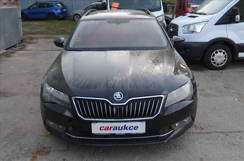 Škoda Superb (2018) COMBI III. 1,6 TDI - fotka 2 z 24
