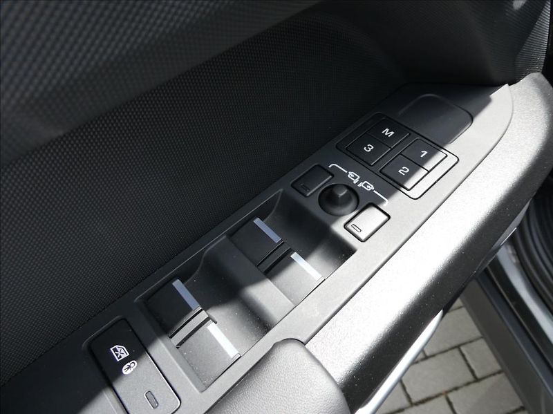 Land Rover Defender 5,0 P525 Carpath.EDT,1Maj,DPH - fotka 15 z 47
