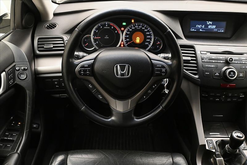 Honda Accord 2,2 i-DTEC 110kW Manuál - fotka 18 z 30